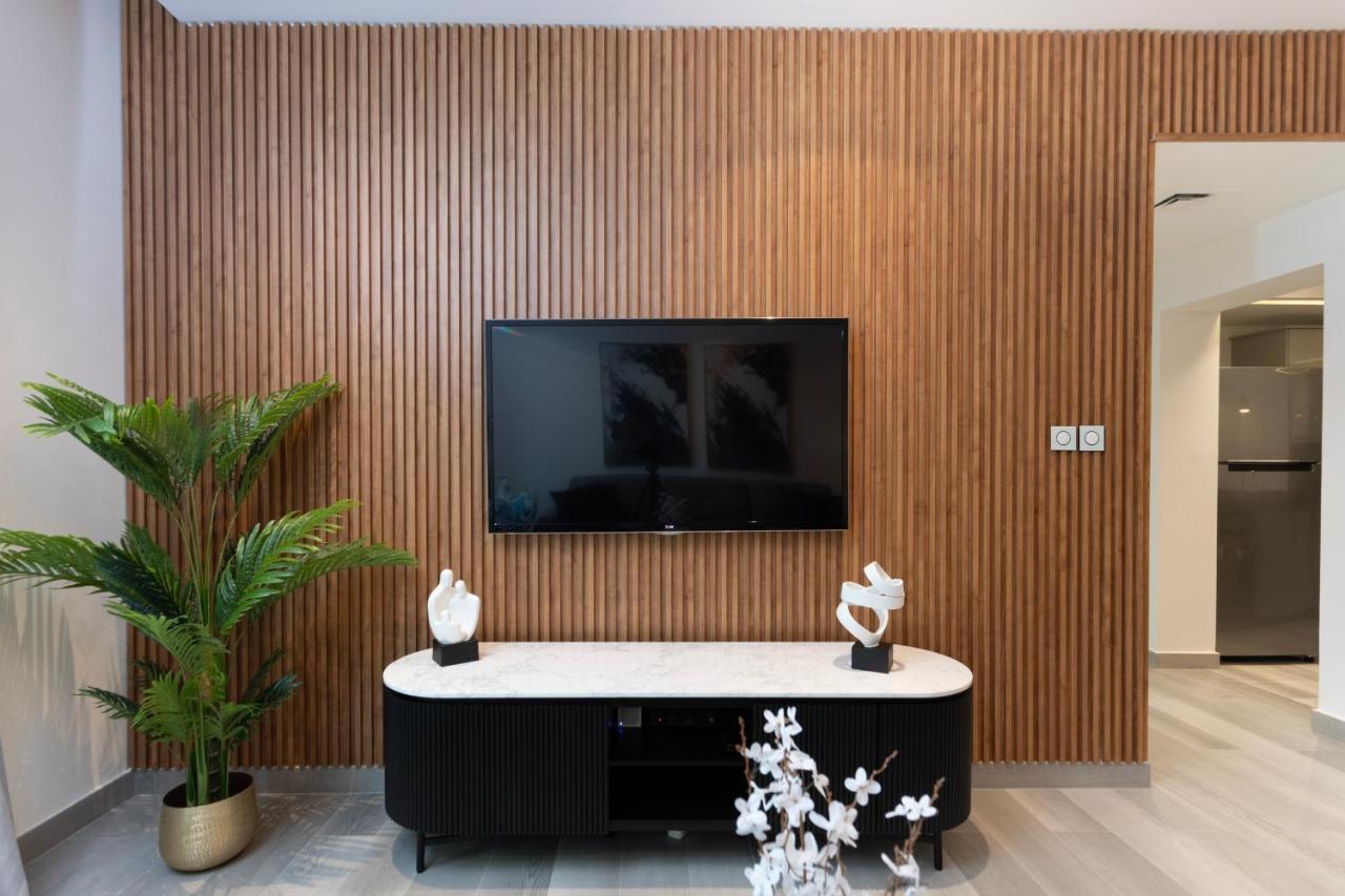 Modern Brand New 1br Homes At Greens *
